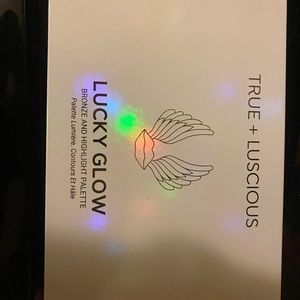 True and luscious glow palette